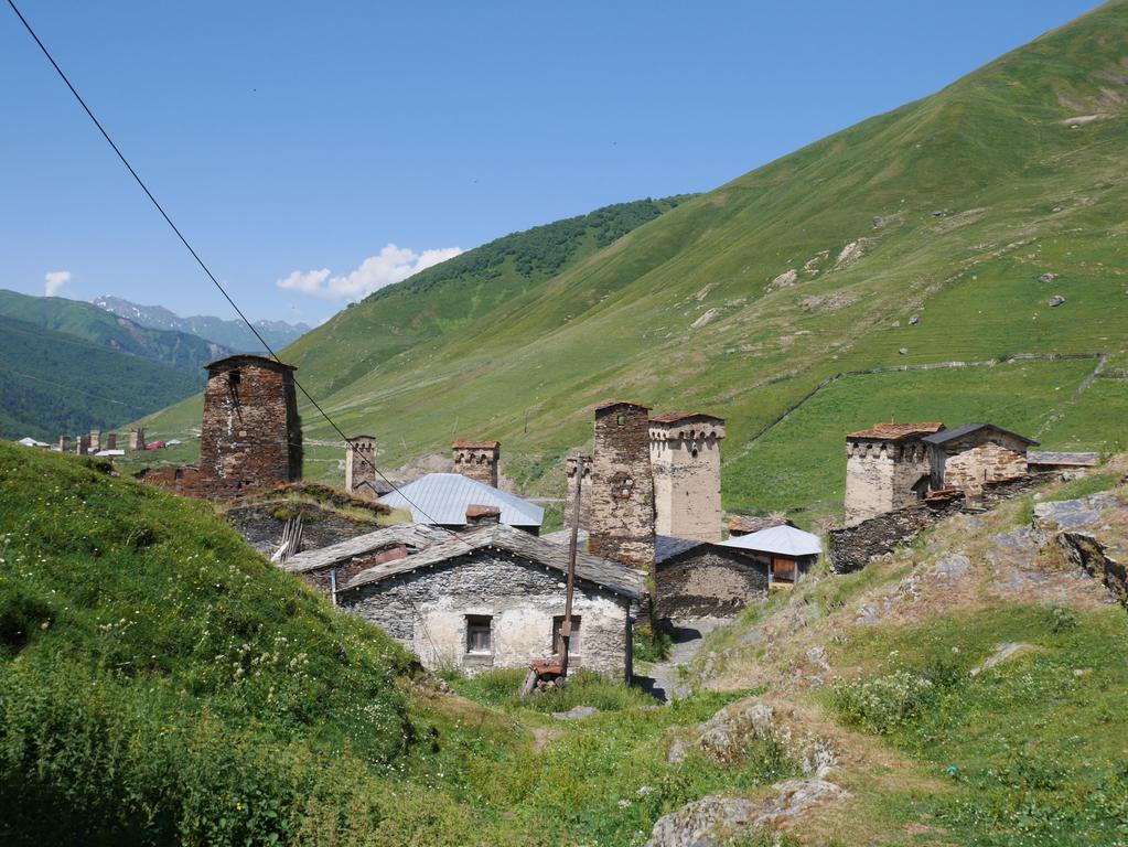 Chazhashi Guesthouse Ushguli Bagian luar foto